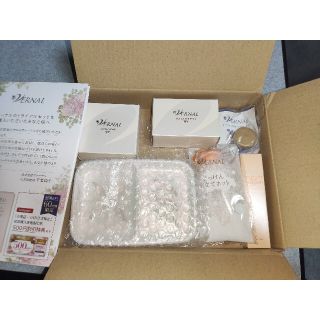 ヴァーナル(VERNAL)のヴァーナル　vernal　パっと白洗顔セット(洗顔料)