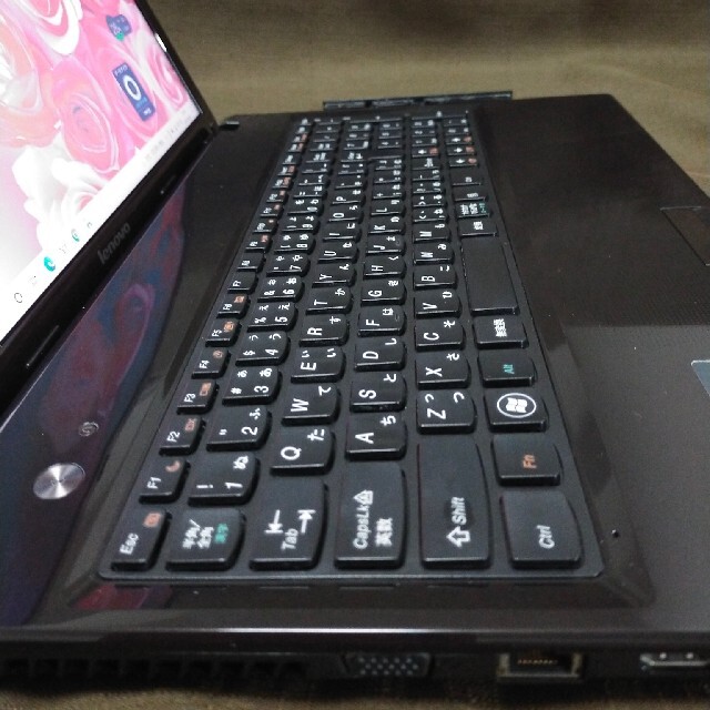 ディスプレ Lenovo - 初心者OK/爆速4コア i7/高速SSD512GB/ブルーレイ/ノートパソコンの通販 by うさうさ's