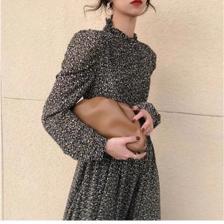 ザラ(ZARA)のヴィンテージ風　小花柄ワンピース　【即購入OK】(ロングワンピース/マキシワンピース)