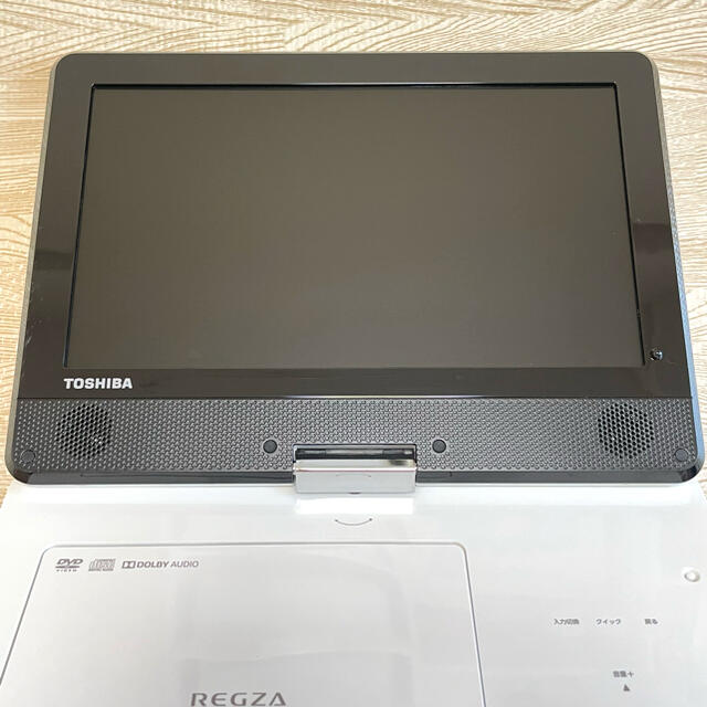 東芝(トウシバ)のTOSHIBA 東芝　10.1V型　REGZA ポータブルDVDプレーヤー スマホ/家電/カメラのテレビ/映像機器(DVDプレーヤー)の商品写真