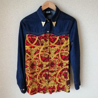 ヴェルサーチ(VERSACE)の新作!完売!VERSACE JEANS COUTURE　シャツ　ブラウス(シャツ/ブラウス(長袖/七分))