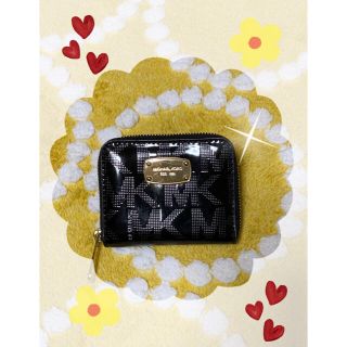 完売カラー 新品 MICHAEL KORS マイケルコース 折り財布 エナメル