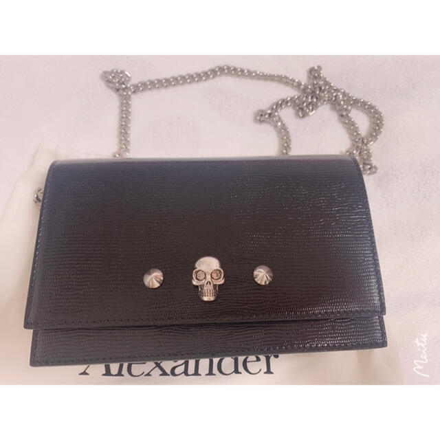 Alexander McQueen(アレキサンダーマックイーン)のAlexander McQUEEN スモールスカルバック専用 レディースのバッグ(ショルダーバッグ)の商品写真