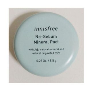 イニスフリー(Innisfree)の【新品】イニスフリー ミネラルパクト 8.5g(フェイスパウダー)