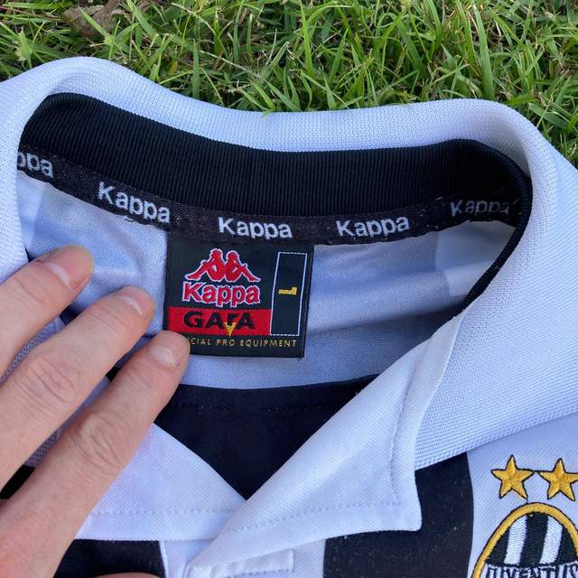 Kappa(カッパ)のサッカーユベントスレプリカユニフォームＬ スポーツ/アウトドアのサッカー/フットサル(ウェア)の商品写真