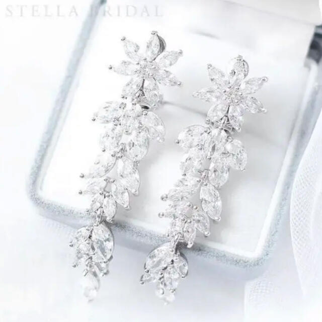 Vera Wang(ヴェラウォン)のstella bridal ピアス ハンドメイドのウェディング(ヘッドドレス/ドレス)の商品写真