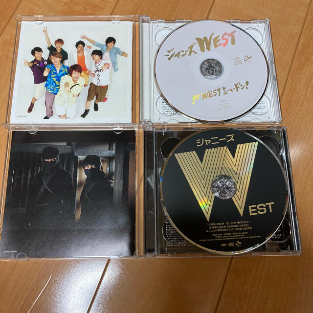 ジャニーズWEST(ジャニーズウエスト)のジャニーズWEST CD2枚セット エンタメ/ホビーのタレントグッズ(アイドルグッズ)の商品写真