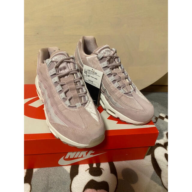 新品、未使用NIKE WMNS AIR MAX 95 LX靴/シューズ