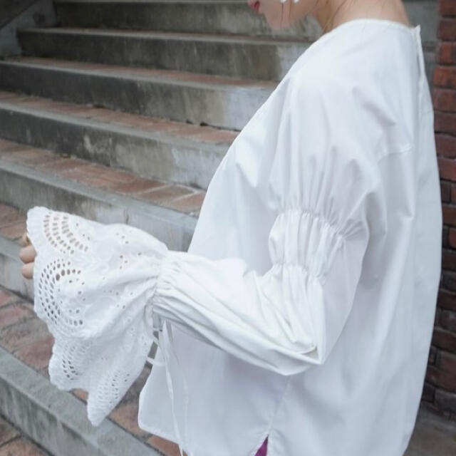 へヨン】biscuit lace blouse / whiteの通販 by liliy｜ラクマ