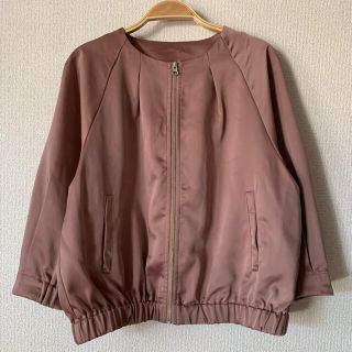 ジーユー(GU)の【used】ノーカラーサテンブルゾンWT【ジーユー】(ブルゾン)