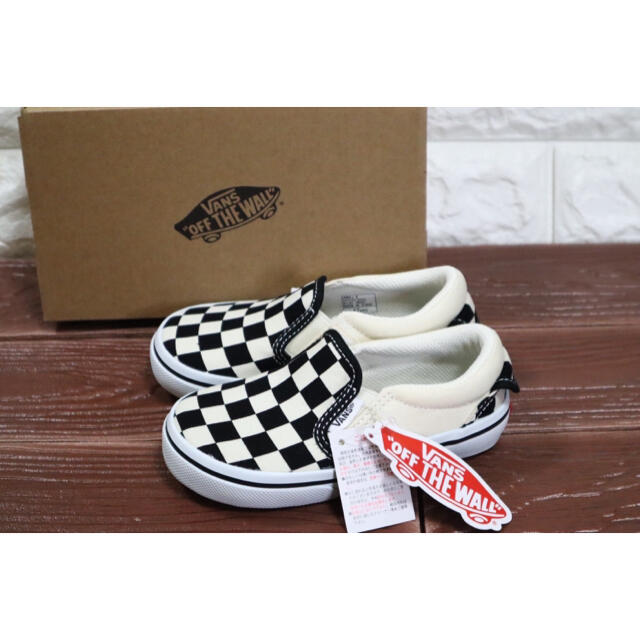 VANS(ヴァンズ)の新品 VANS バンズ　キッズ　SLIPON スリッポン　　チェッカーボード キッズ/ベビー/マタニティのキッズ靴/シューズ(15cm~)(スリッポン)の商品写真