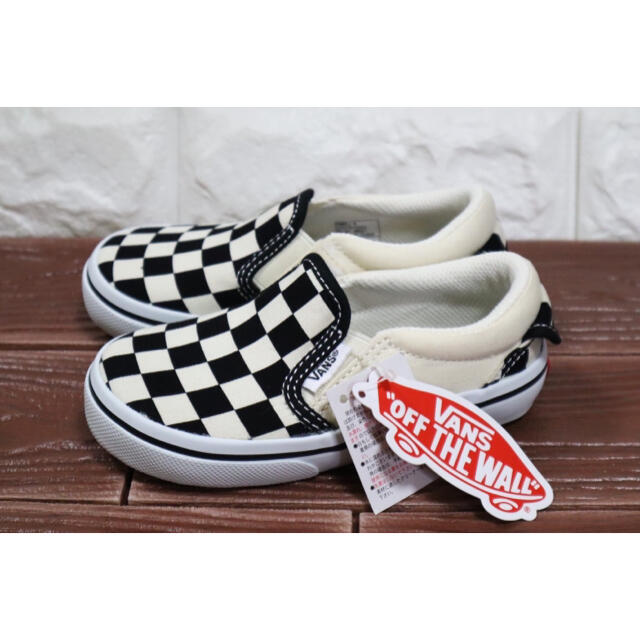 VANS(ヴァンズ)の新品 VANS バンズ　キッズ　SLIPON スリッポン　　チェッカーボード キッズ/ベビー/マタニティのキッズ靴/シューズ(15cm~)(スリッポン)の商品写真