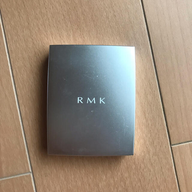 RMK(アールエムケー)のRMK エアリーパウダーファンデーション コスメ/美容のベースメイク/化粧品(ファンデーション)の商品写真