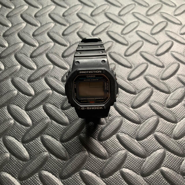 G-SHOCK(ジーショック)のCASIO G-SHOCK DW-5600E カシオ ブラック 時計 メンズの時計(腕時計(デジタル))の商品写真