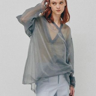 ルシェルブルー(LE CIEL BLEU)のIRENE transparent vneck knit 黒(ニット/セーター)