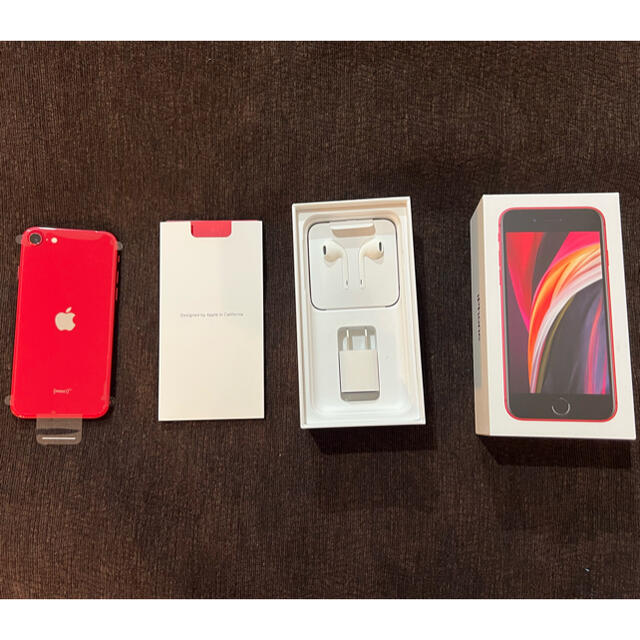 iPhone(アイフォーン)のiPhone SE(第二世代)product Red 128GB 未使用品 スマホ/家電/カメラのスマートフォン/携帯電話(スマートフォン本体)の商品写真
