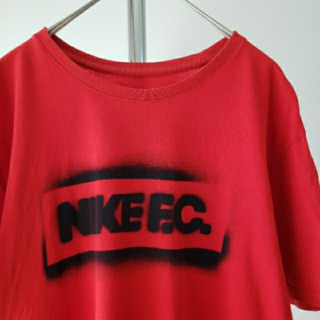 NIKE　Tシャツ　レッド　Lサイズ