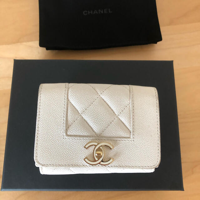 CHANEL(シャネル)のシャネル財布 レディースのファッション小物(財布)の商品写真