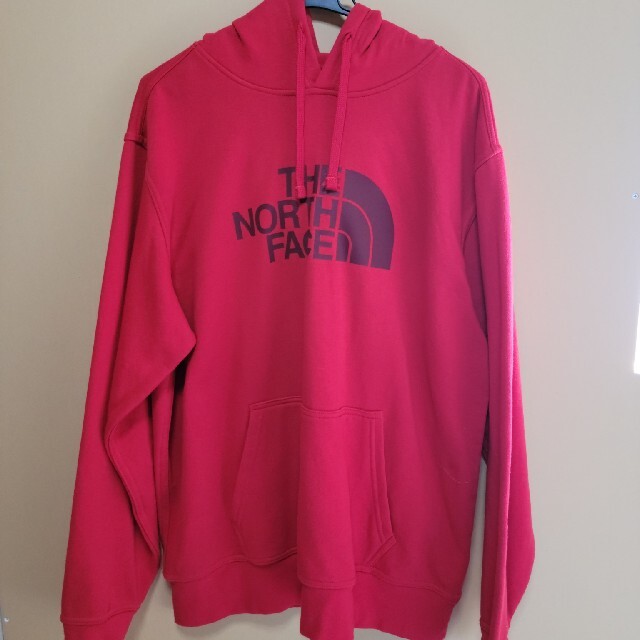 THE NORTH FACE(ザノースフェイス)のメンズ ノースフェイスの赤パーカー Ｌサイズ メンズのトップス(パーカー)の商品写真