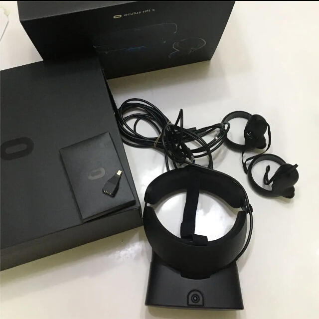 Oculus Rift S PC接続専用 高性能VRヘッドセット＆コントローラー 家庭用ゲーム機本体