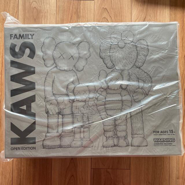 MEDICOM TOY(メディコムトイ)のKaws Family Brown Blue  White エンタメ/ホビーのおもちゃ/ぬいぐるみ(キャラクターグッズ)の商品写真