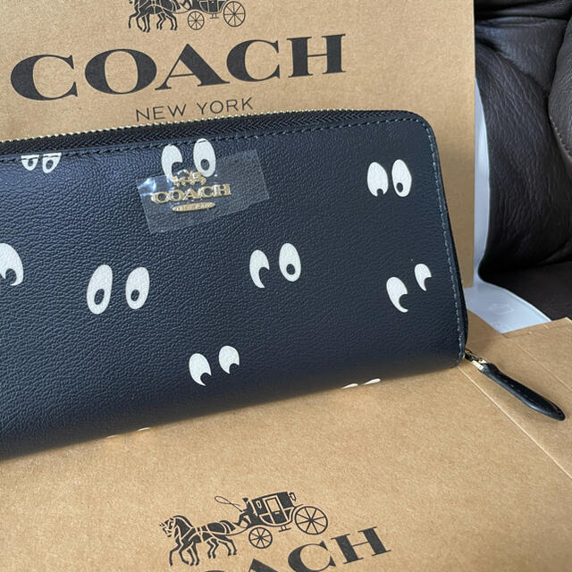 COACH(コーチ)のCOACH コーチディズニーコラボラウンドジッブ白雪姫 レディースのファッション小物(財布)の商品写真