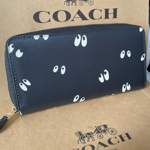 COACH コーチディズニーコラボラウンドジッブ白雪姫 1