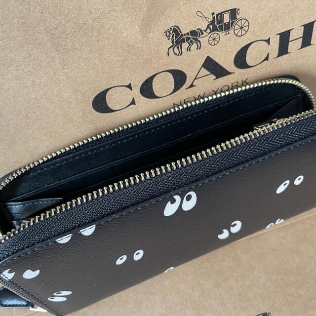 COACH(コーチ)のCOACH コーチディズニーコラボラウンドジッブ白雪姫 レディースのファッション小物(財布)の商品写真