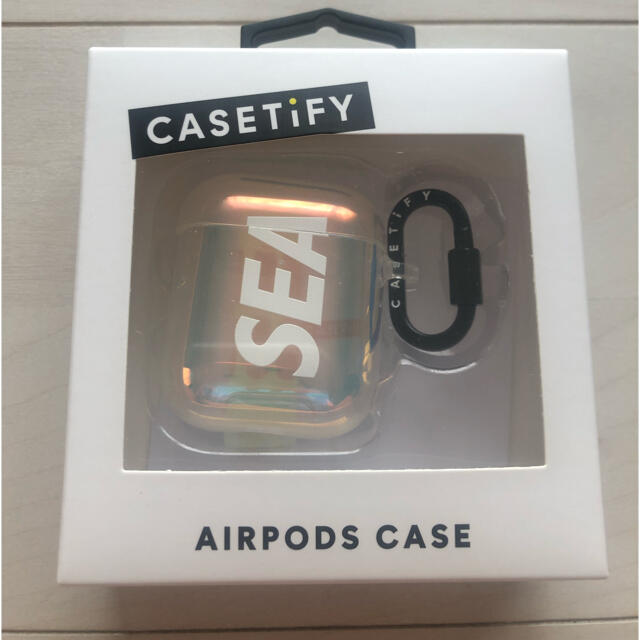 SEA(シー)のwind and sea casetify AirPods ケース スマホ/家電/カメラのスマホアクセサリー(iPhoneケース)の商品写真