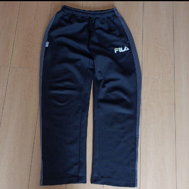 FILA(フィラ)のFILA ジャージ上下セット　150　キッズ　ジュニア スポーツ/アウトドアのサッカー/フットサル(ウェア)の商品写真