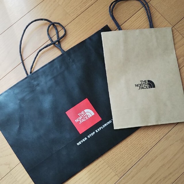 THE NORTH FACE(ザノースフェイス)のノースフェイス thenorthface ショッピング紙袋 黒中＆小 メンズのバッグ(その他)の商品写真