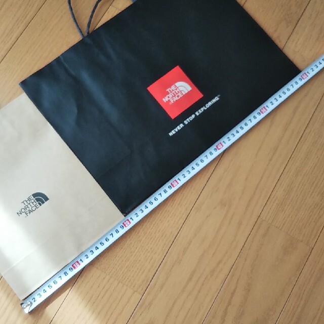 THE NORTH FACE(ザノースフェイス)のノースフェイス thenorthface ショッピング紙袋 黒中＆小 メンズのバッグ(その他)の商品写真