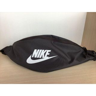 ナイキ(NIKE)のナイキ ヘリテージ ヒップパック ショルダーバック 新品 (17)(ウエストポーチ)