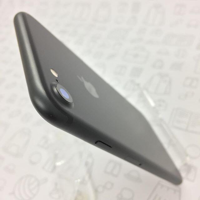 iPhone(アイフォーン)の【B】iPhone 7/32GB/355845081690330 スマホ/家電/カメラのスマートフォン/携帯電話(スマートフォン本体)の商品写真