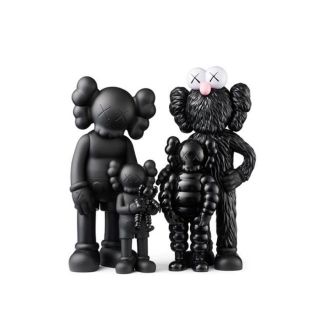 KAWS FAMILYBROWN/BLUE/WHITE & BLACK セット