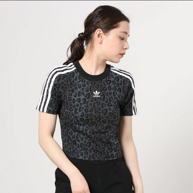 adidas(アディダス)のクロップド Tシャツ [CROPPED TEE] アディダスオリジナルス レディースのトップス(Tシャツ(半袖/袖なし))の商品写真