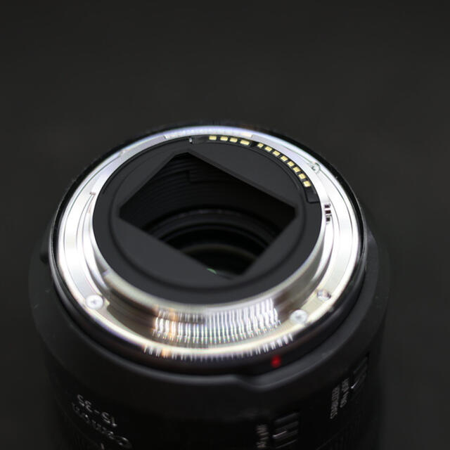 Canon(キヤノン)のCanon RFレンズ RF15-35mm F2.8 L IS USM スマホ/家電/カメラのカメラ(レンズ(ズーム))の商品写真