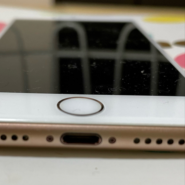 iPhone(アイフォーン)のiPhone8 SIMロック解除済 スマホ/家電/カメラのスマートフォン/携帯電話(スマートフォン本体)の商品写真