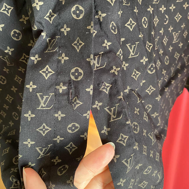 LOUIS VUITTON(ルイヴィトン)のLouis Vuitton シャツ レディースのトップス(シャツ/ブラウス(長袖/七分))の商品写真