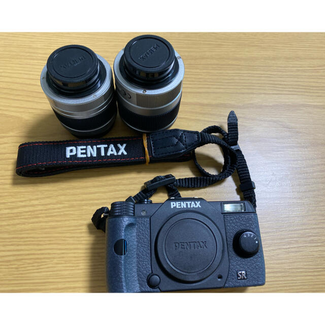 RICOH(リコー)のPENTAX Q10 ダブルズームキット　BLACK スマホ/家電/カメラのカメラ(デジタル一眼)の商品写真