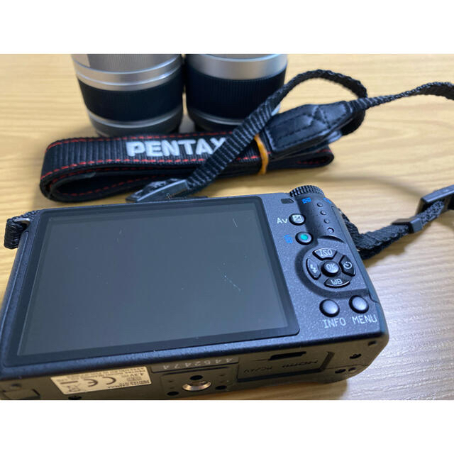 RICOH(リコー)のPENTAX Q10 ダブルズームキット　BLACK スマホ/家電/カメラのカメラ(デジタル一眼)の商品写真