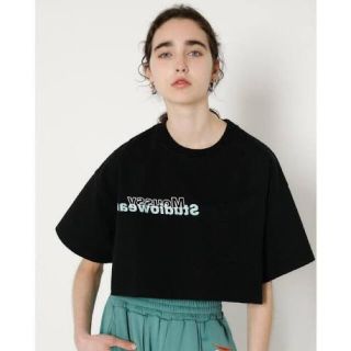 マウジー(moussy)のmoussy ショート丈 Tシャツ ロゴ シンプル 美品(Tシャツ(半袖/袖なし))