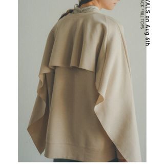 CLANE  CARD BOARD BACK FRILL TOPS(トレーナー/スウェット)