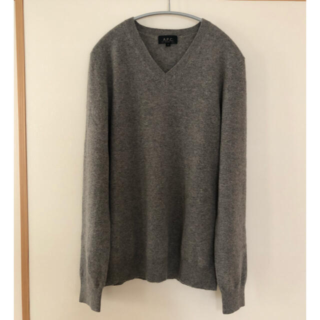 A.P.C(アーペーセー)のA.P.C カシミヤ100% Vネックニット メンズのトップス(ニット/セーター)の商品写真