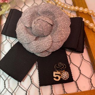 シャネル(CHANEL)のシャネルカメリアブローチ（大きめ）(ブローチ/コサージュ)