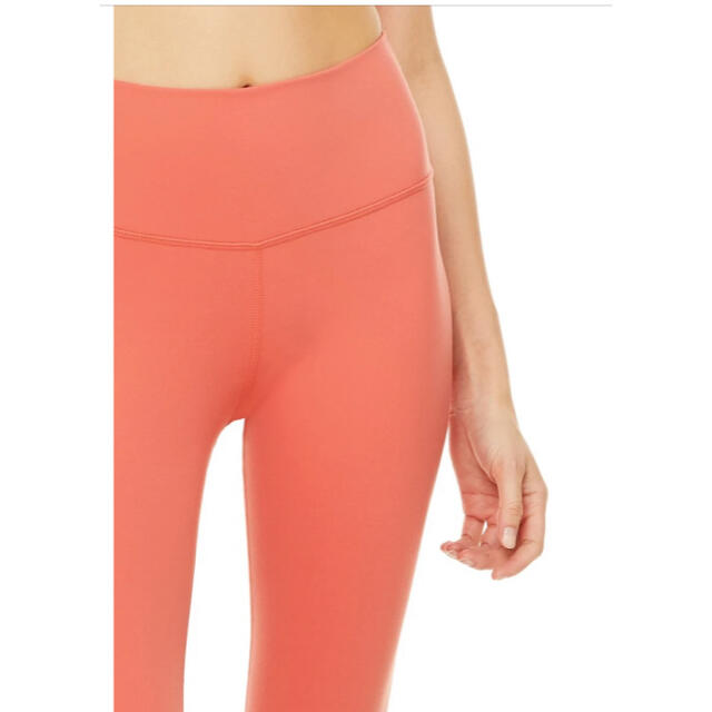 lululemon(ルルレモン)の新品タグ付♡alo yoga♡hight waist airbrush  スポーツ/アウトドアのトレーニング/エクササイズ(ヨガ)の商品写真