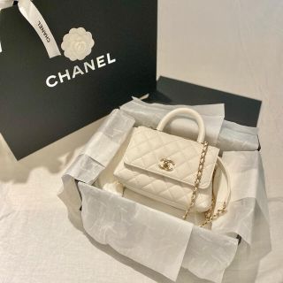 シャネル(CHANEL)のCHANEL ココハンドル 新品未使用　XXS  白　エクストラミニ　シャネル(ハンドバッグ)