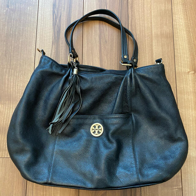 Tory Burch(トリーバーチ)のレザー　トートバッグ　ゴールド金具　ブラック レディースのバッグ(トートバッグ)の商品写真