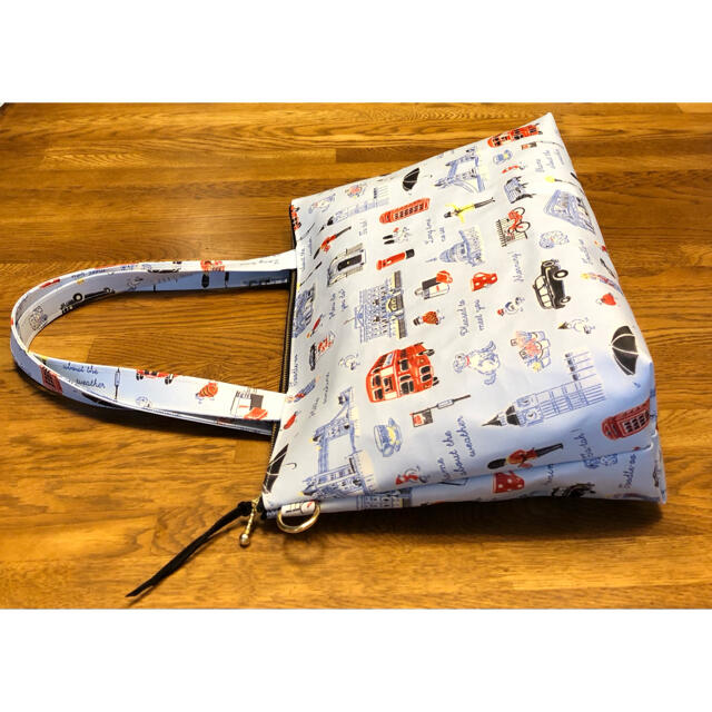 ラミネートまっすぐマチ付きトートバッグ  ロンドンアイコン❤️Handmade ハンドメイドのファッション小物(バッグ)の商品写真