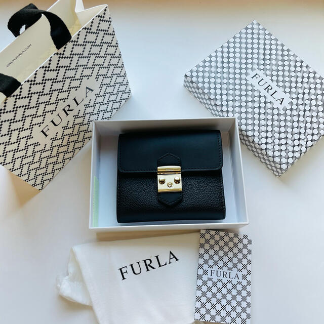 【新品】FURLA フルラ METROPOLIS ブラック色 三つ折り財布 黒色